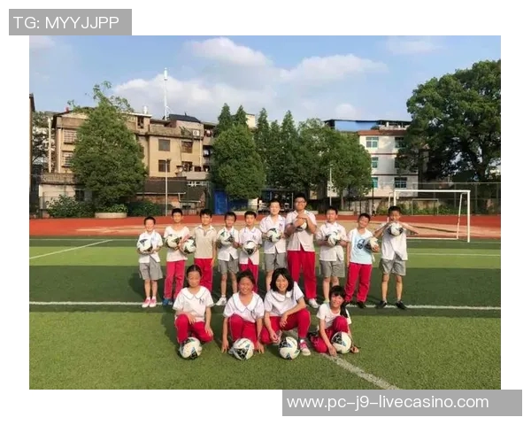 探索足球培训机构加盟的成功之路助力青少年成长与发展