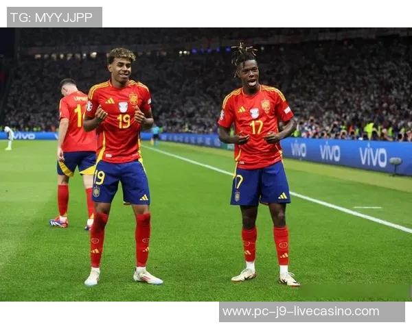 土耳其足球队崛起之路：从传统强队到现代足球新星的蜕变与挑战