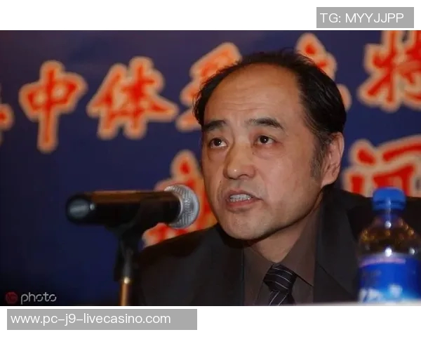 李明的足球之路：从青涩少年到国家队明星的成长历程